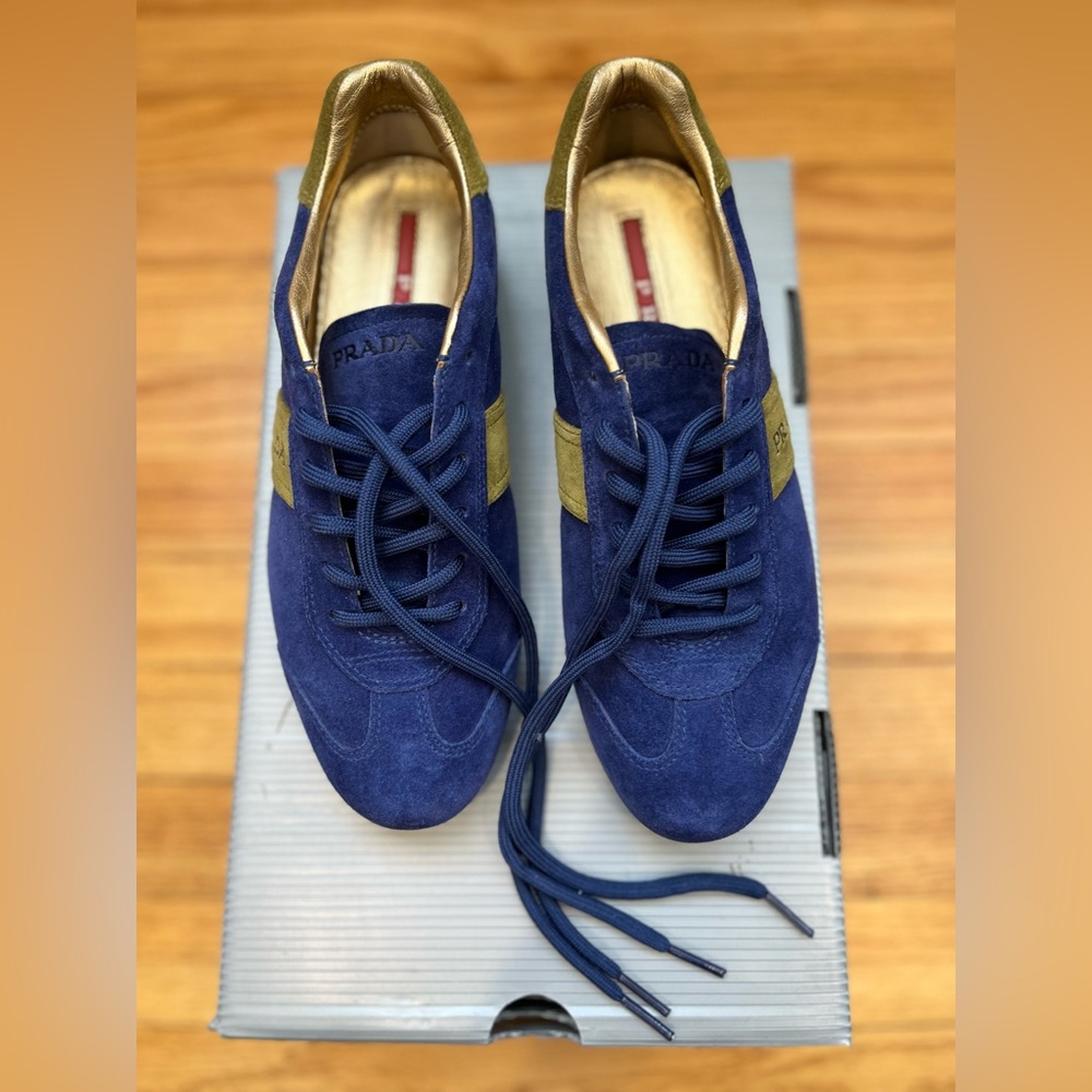 Preowned Prada Blue & Green Low Top Lace Up Sneakers in Women’s US 5.5.
